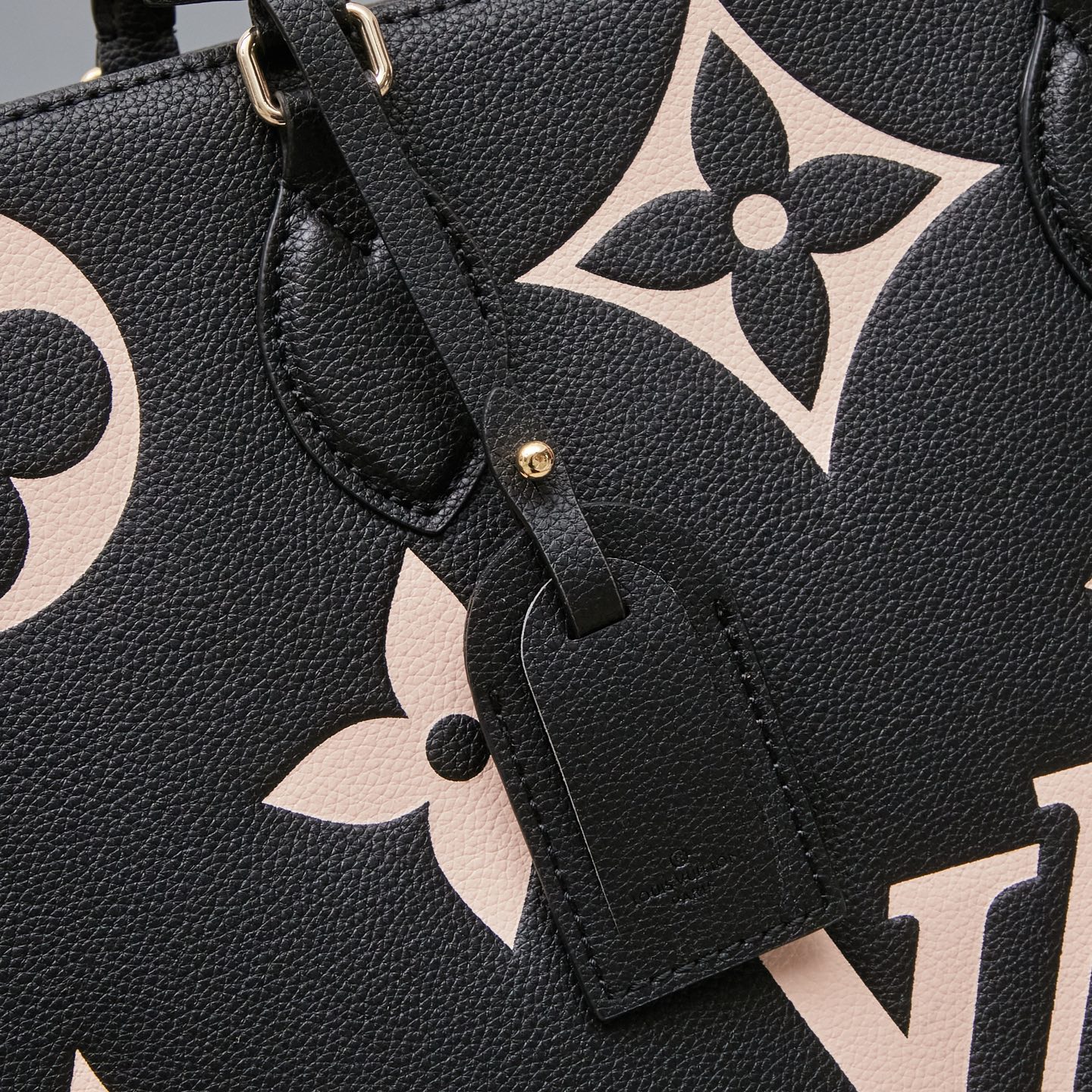 Louis Vuitton Onthego Large Handbag in Black Monogram - Image 6