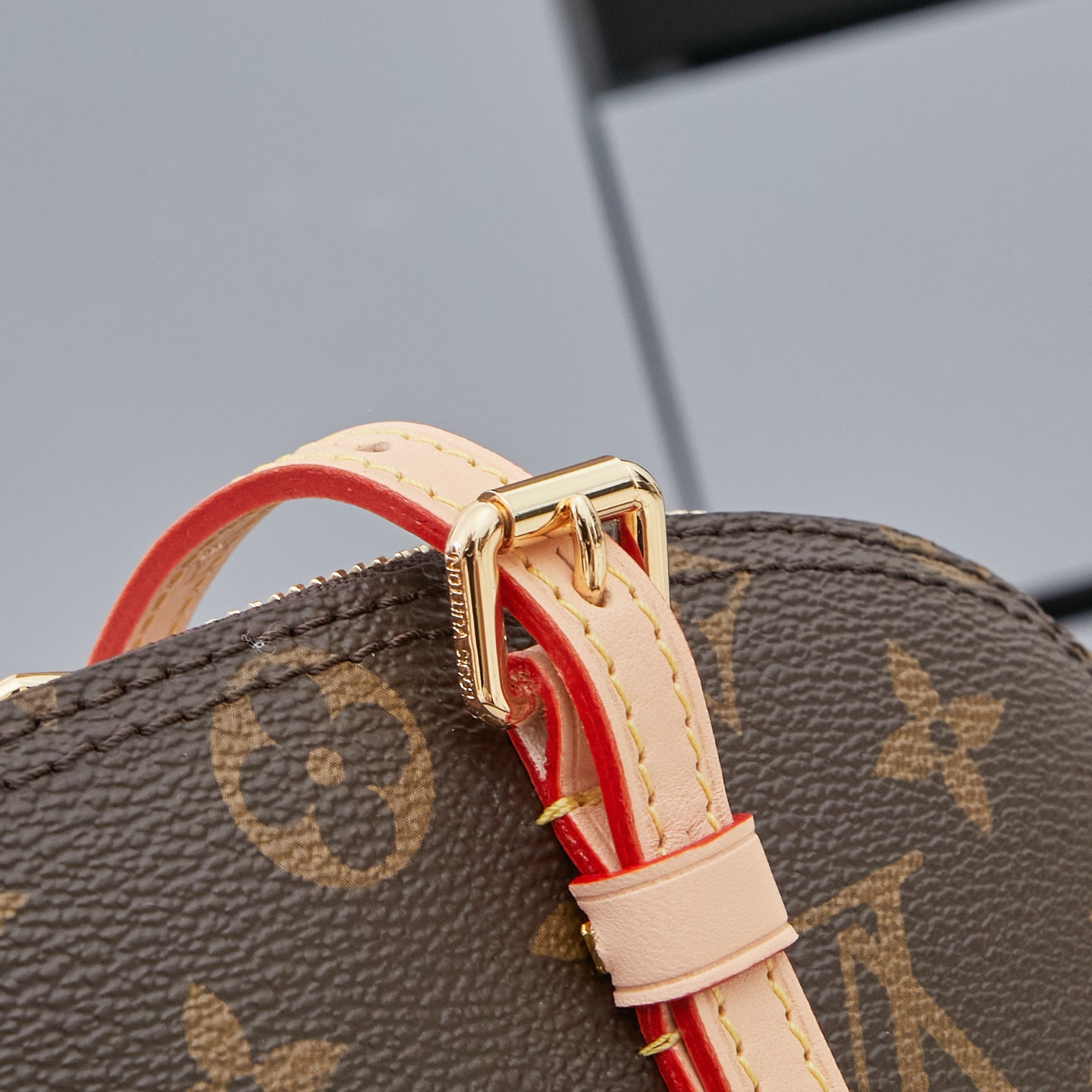 Louis Vuitton Squire Handbag M28951 - Image 6