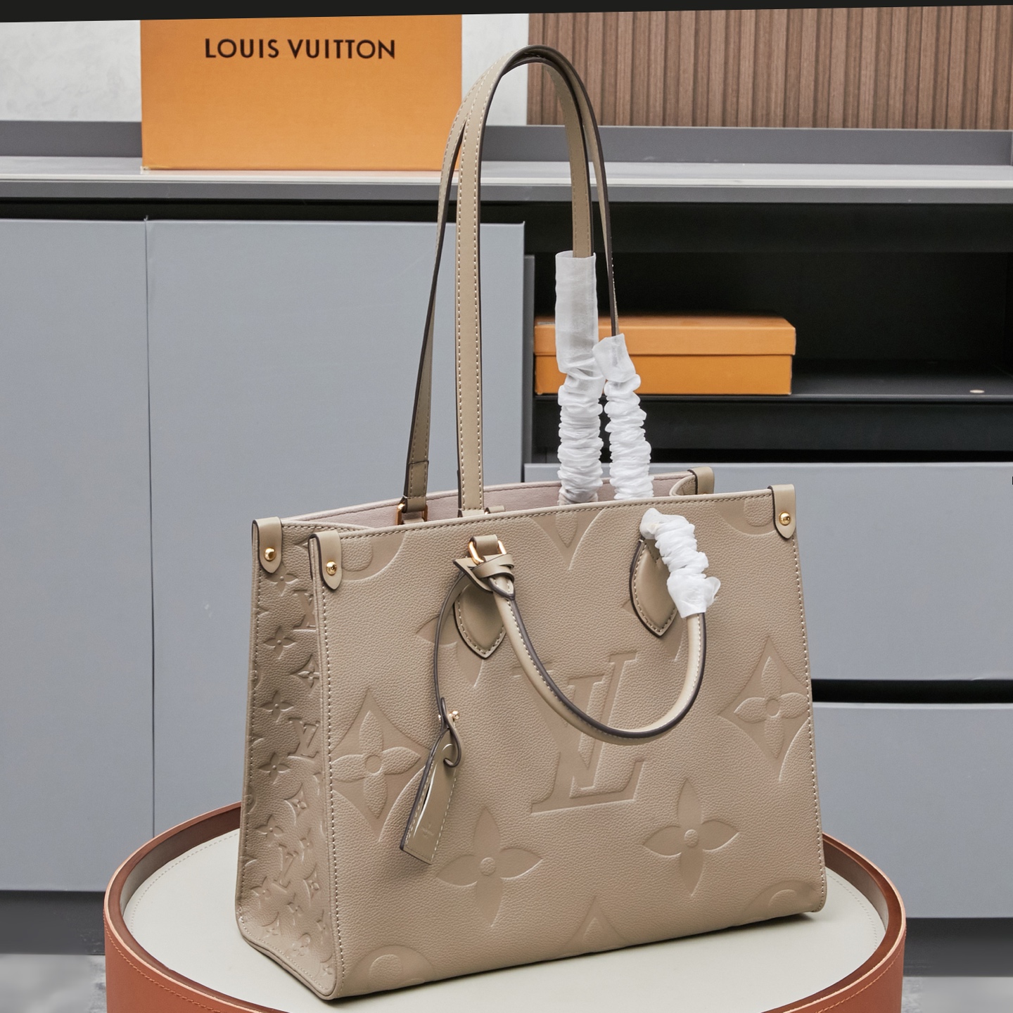 Louis Vuitton OnTheGo Medium Monogram Empreinte Tote Bag - Image 6