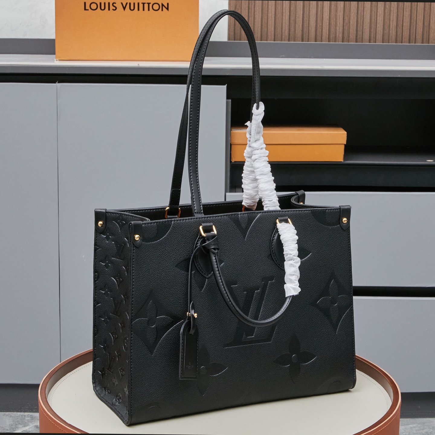 Louis Vuitton OnTheGo MM Monogram Empreinte Leather Tote Bag - Image 6