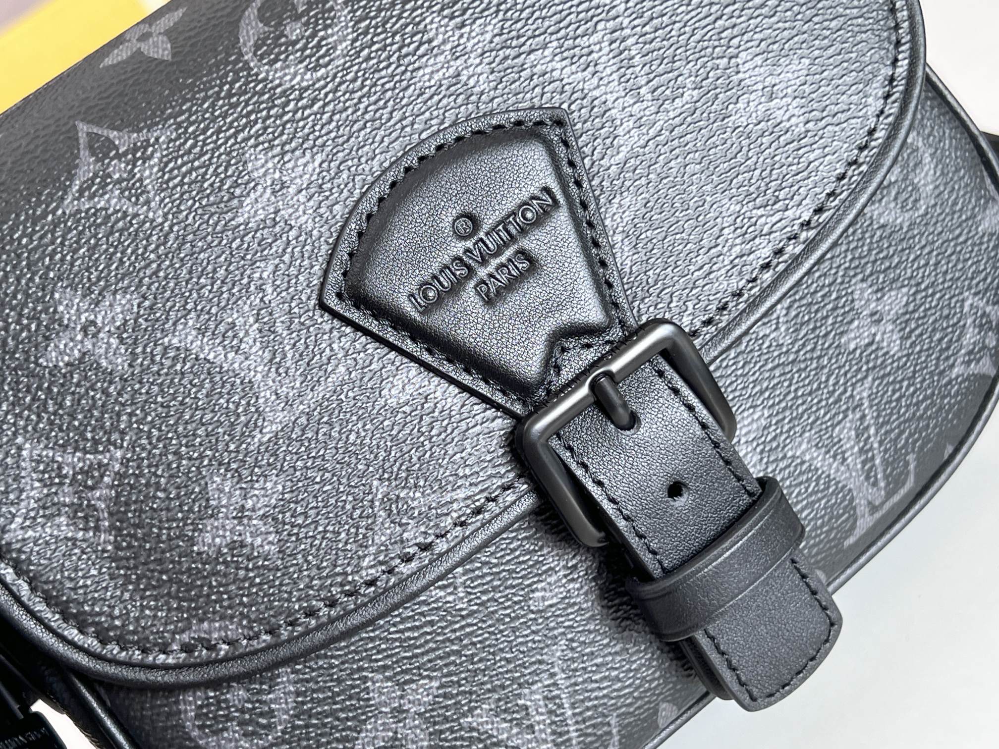 Louis Vuitton Getaway Messenger Bag M12518 - Image 6
