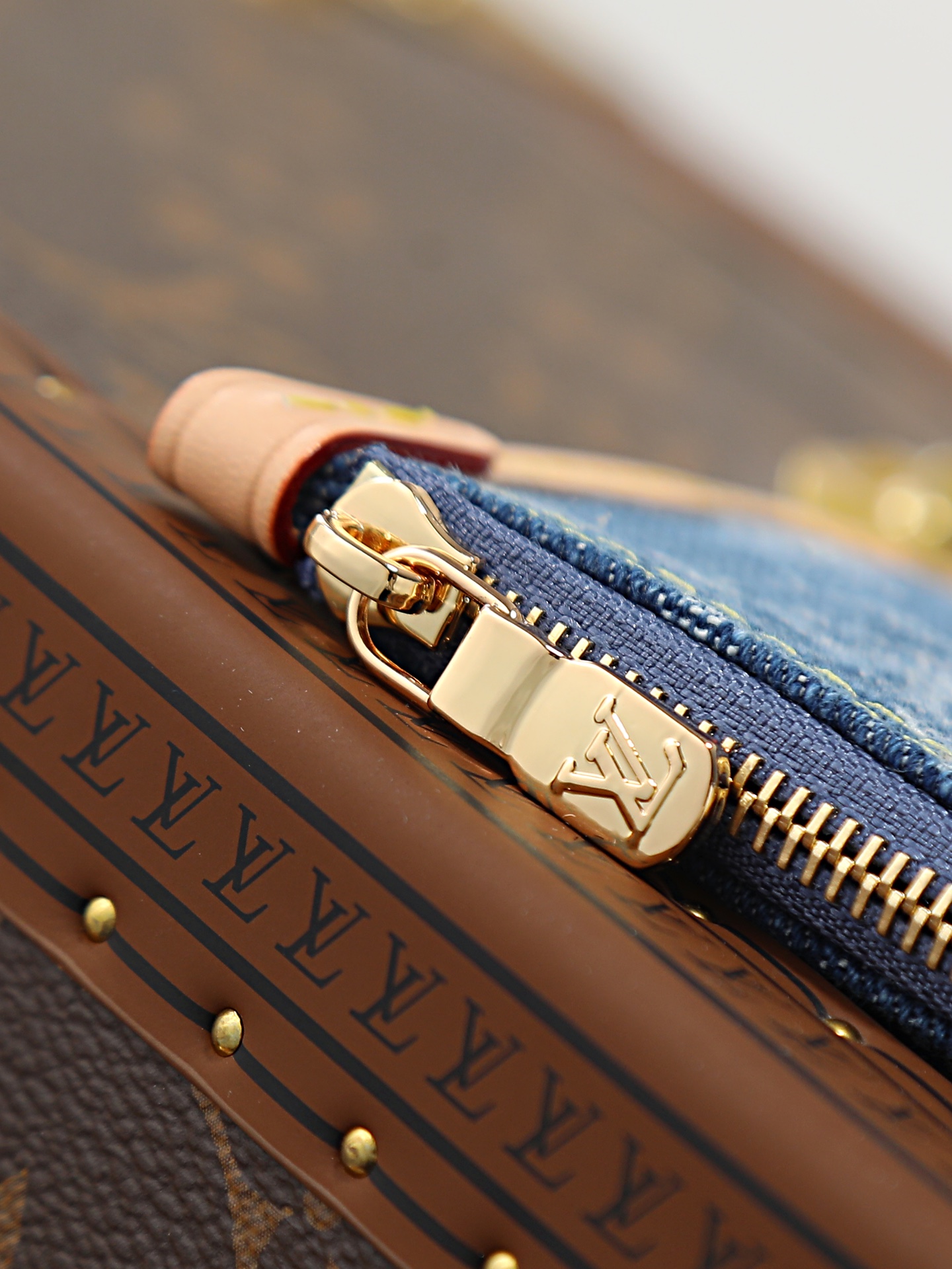 Louis Vuitton M28107 Denim Bucket Bag - Image 6