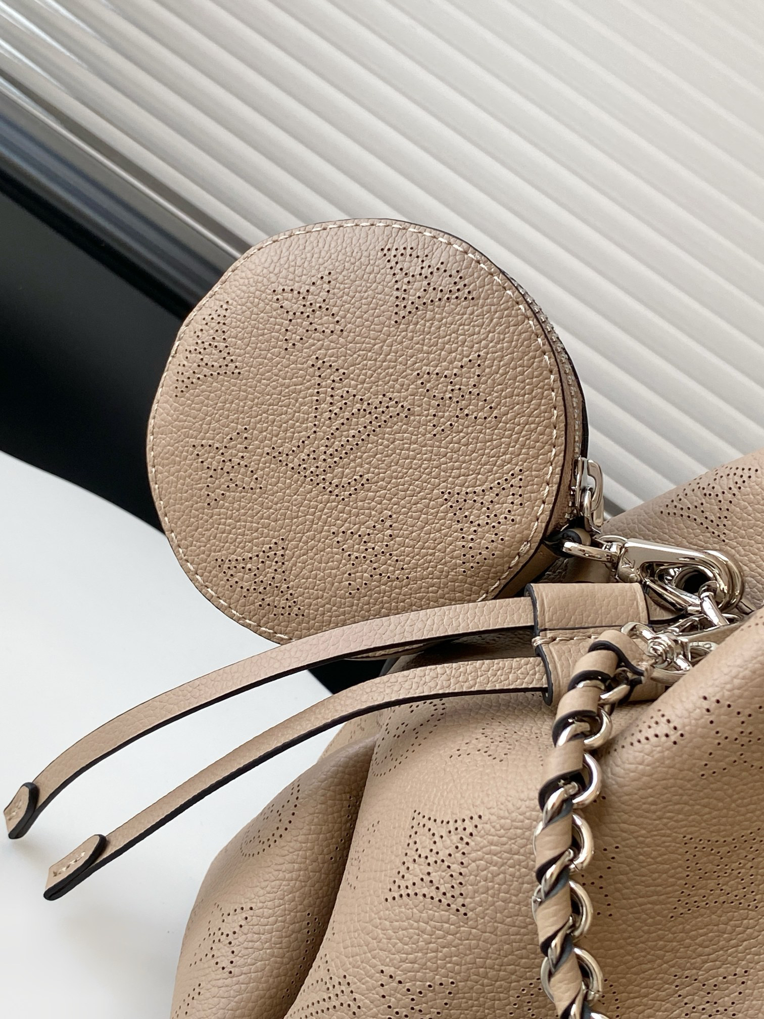 Louis Vuitton Bella Monogram Perforated Calfskin Handbag M57201 - Image 6
