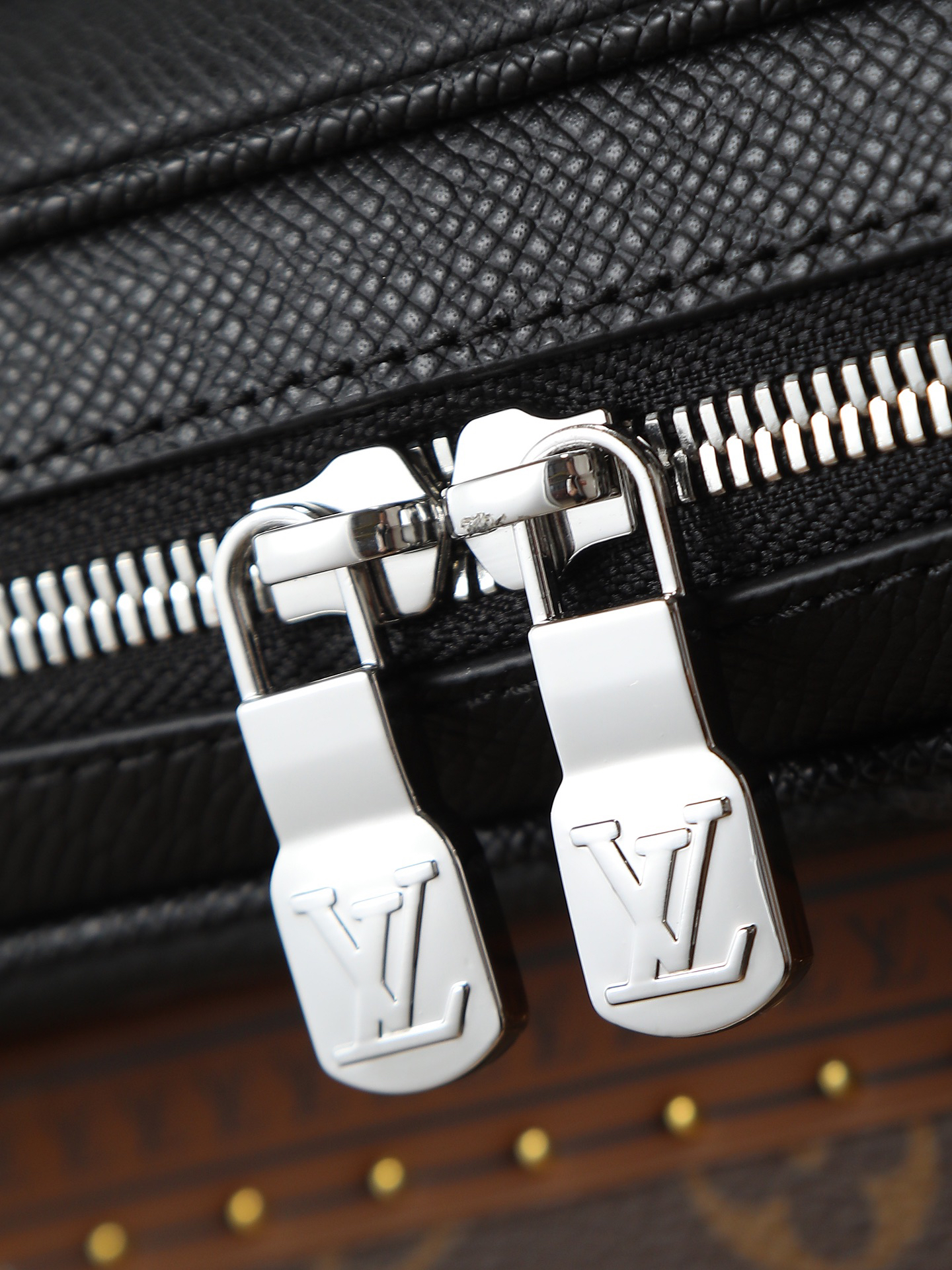 Louis Vuitton Outdoor Messenger Bag M30233 / M30242 - Image 6