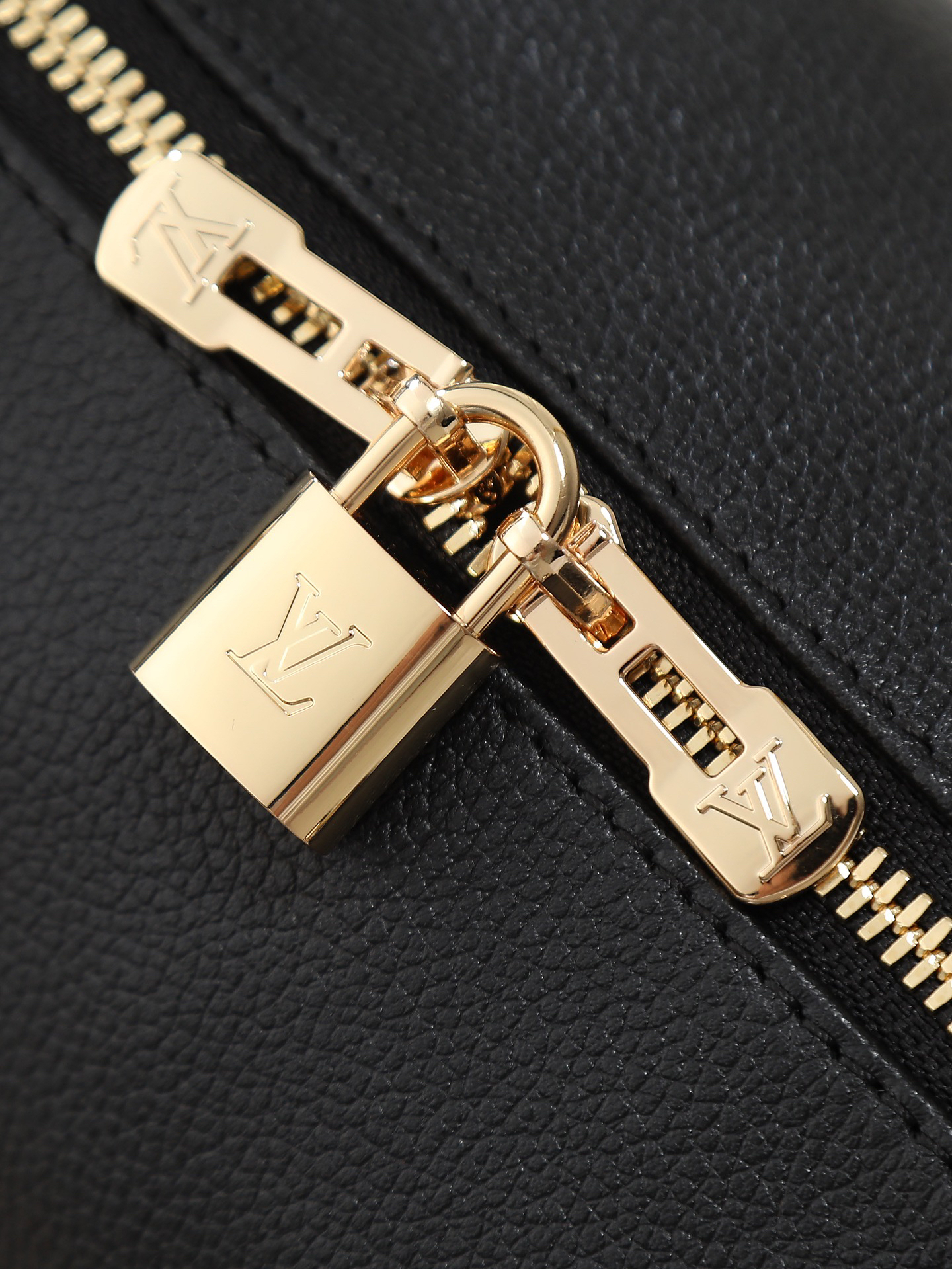 Louis Vuitton Express Small Handbag M26039 in Black - Image 6
