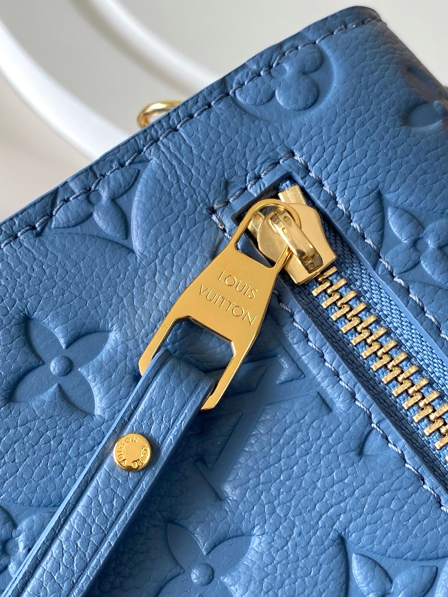Pochette Métis M27357 Monogram Empreinte Crossbody Bag - Image 6
