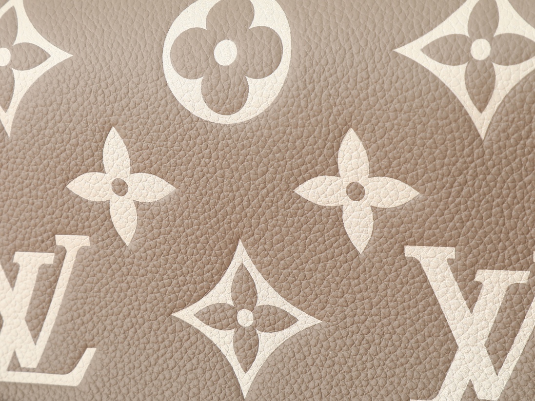 Nano Diane Leather Handbag - Image 6