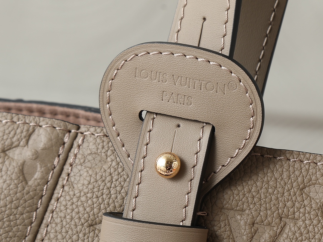 Louis Vuitton All In One Small Handbag - Image 6