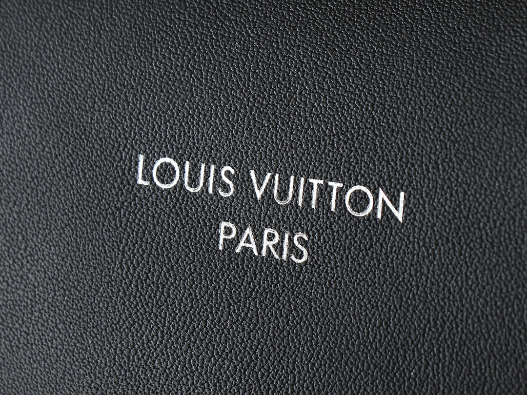 Louis Vuitton CarryAll BB Shoulder Bag - Image 6