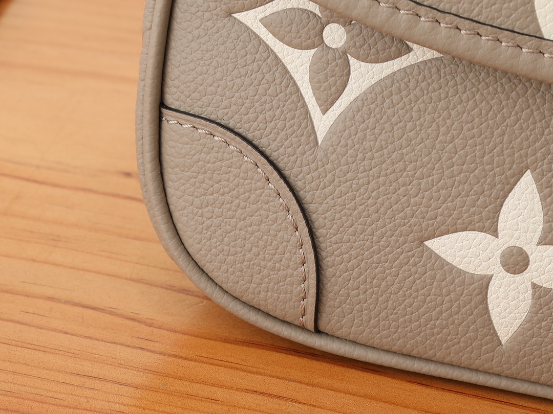 Louis Vuitton Diane Monogram Empreinte Leather Shoulder Bag - Image 6