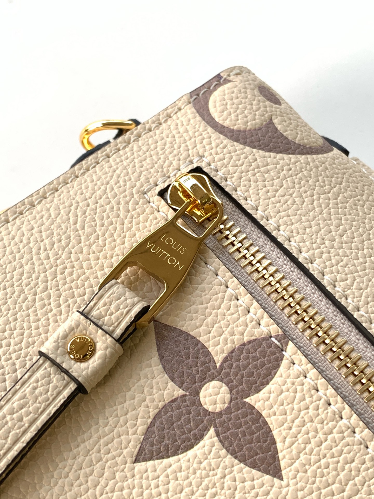 Louis Vuitton Pochette Metis Monogram Empreinte Shoulder Bag in Cream - Image 6