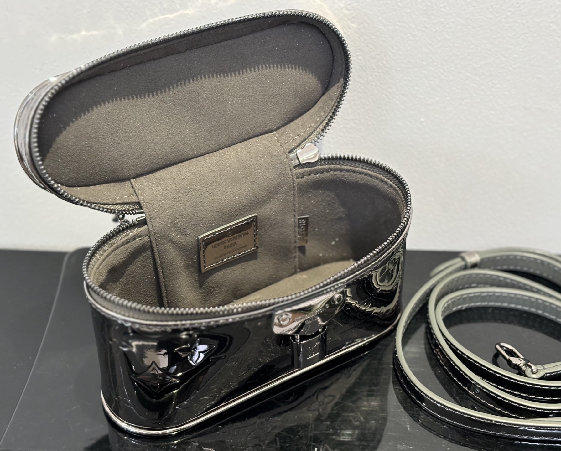 Louis Vuitton Vanity Chain Pouch Gunmetal - Image 6