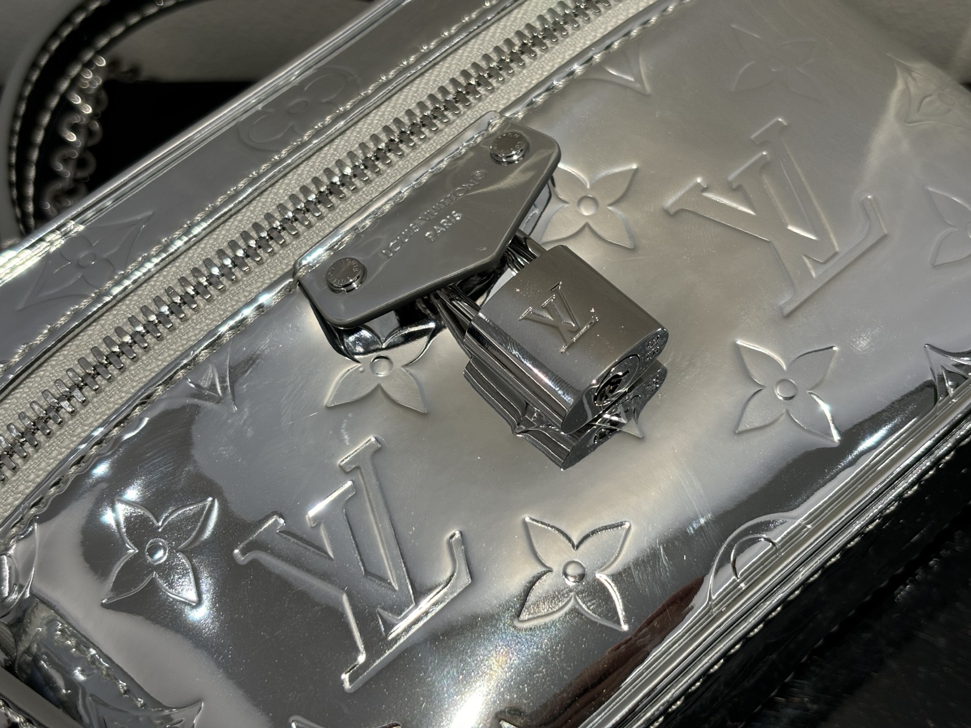 Louis Vuitton Vanity Chain Pouch Silver - Image 6