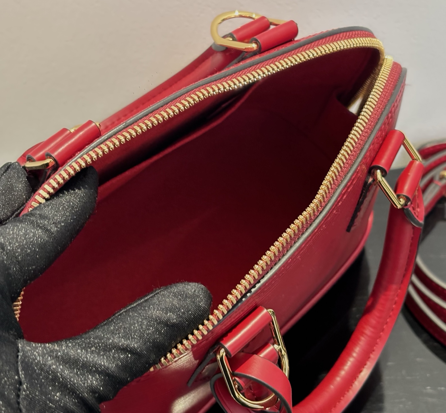 Alma BB Epi Leather Handbag - Image 6