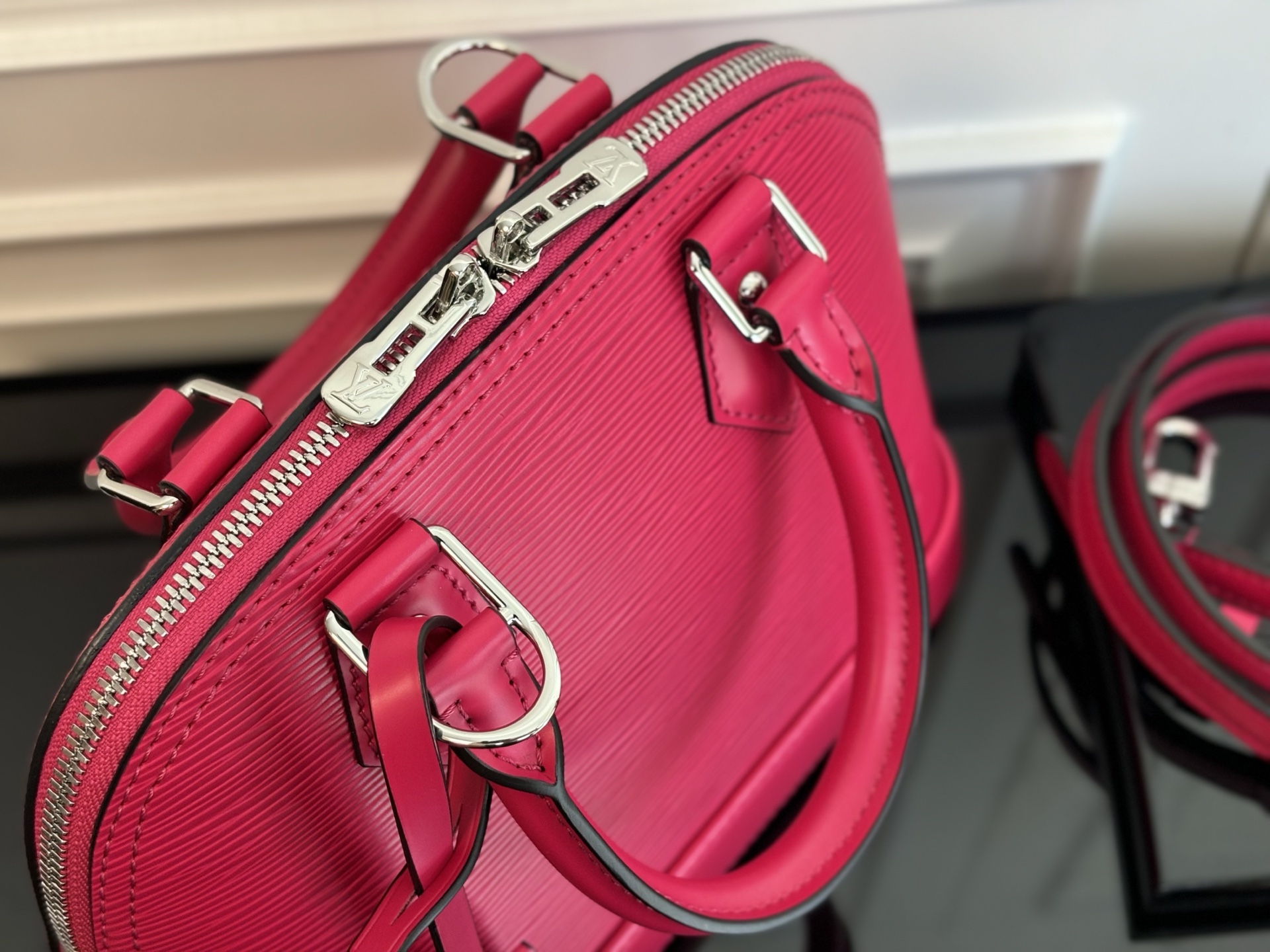 Alma BB Epi Leather Handbag - Image 6