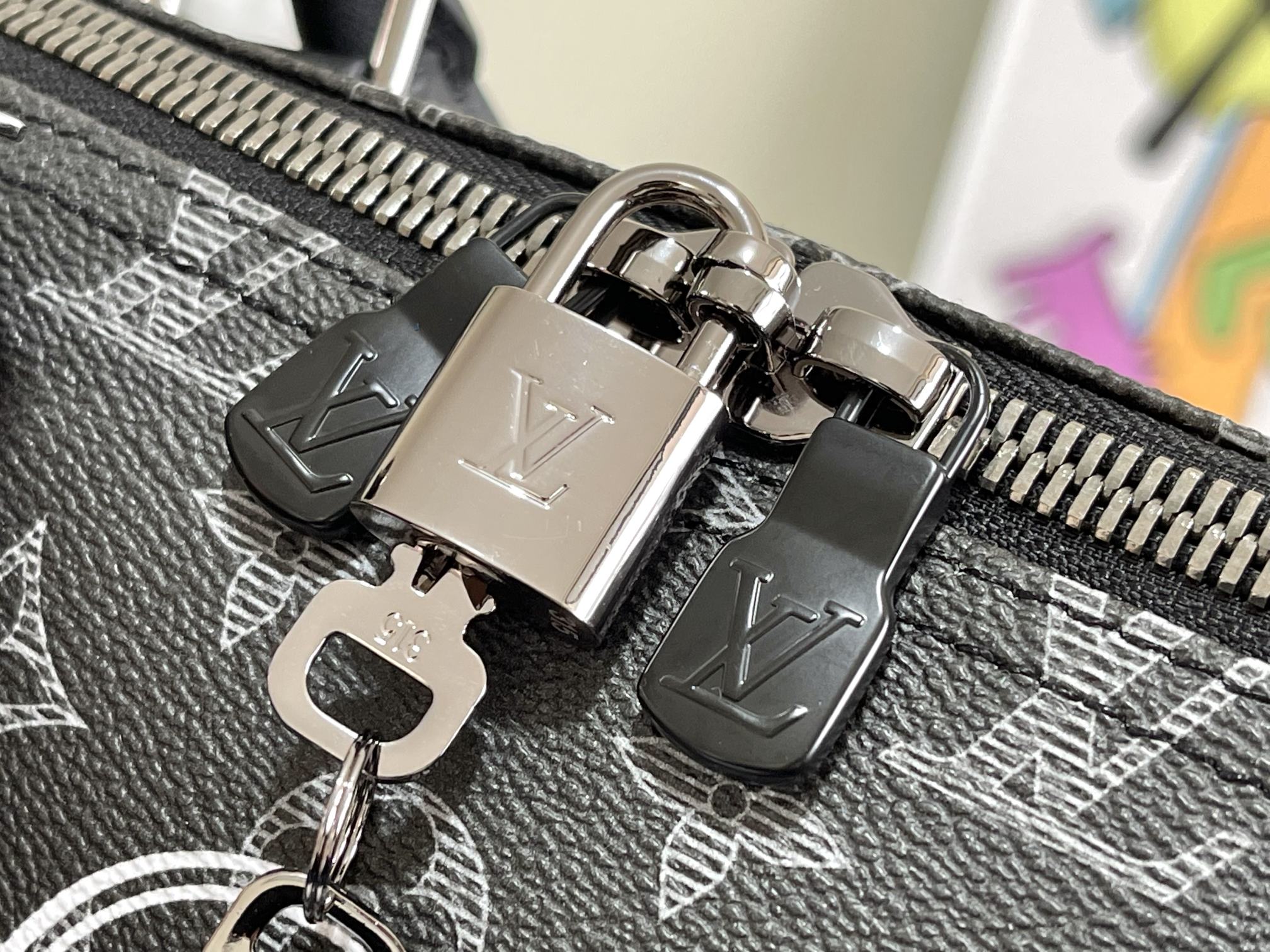 Louis Vuitton Keepall Travel Bag M43863 - Image 6