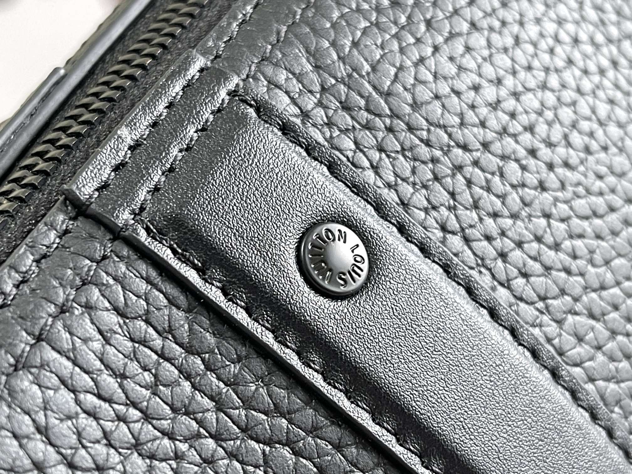 Louis Vuitton City Keepall Aerogram Leather Travel Bag - Image 6