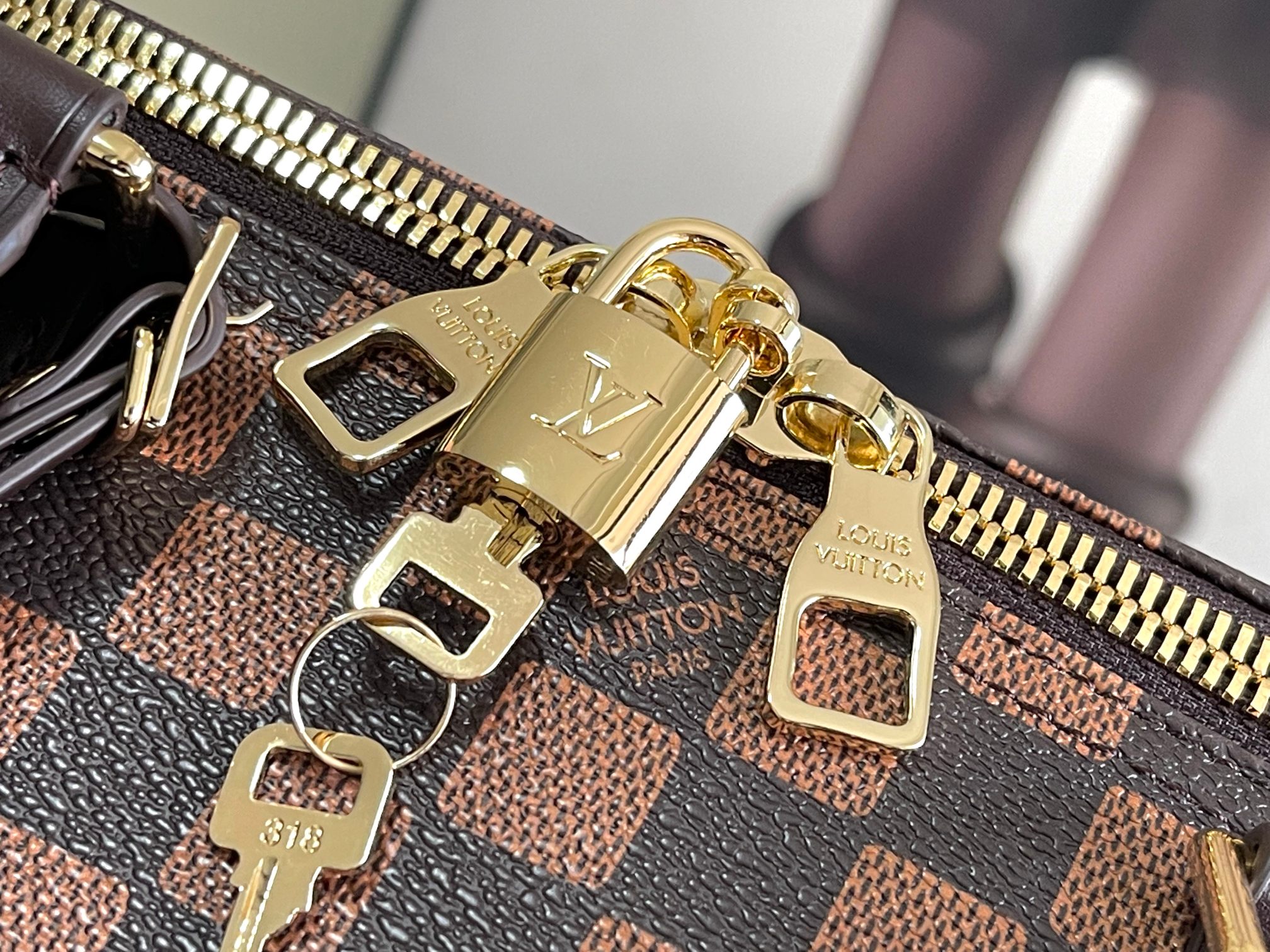 Louis Vuitton Keepall 50 Travel Bag - Image 6