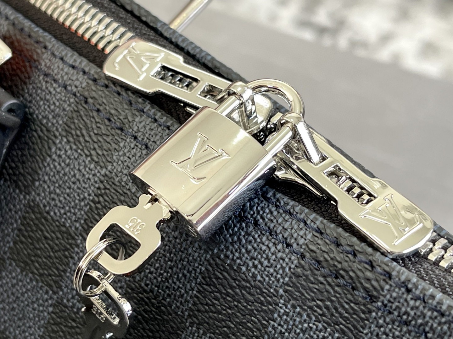 Louis Vuitton Keepall 45 Travel Bag Damier Cobalt - Image 6