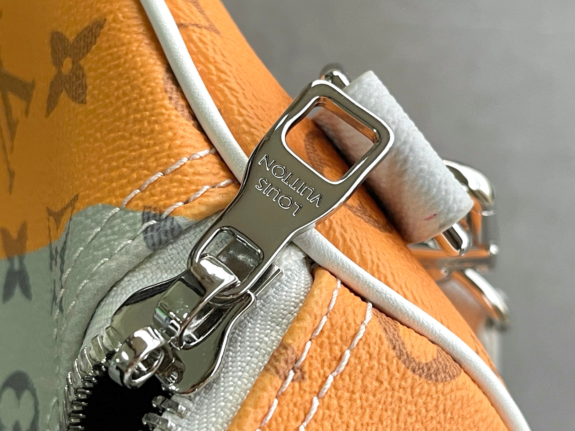 Louis Vuitton Keepall 45 Travel Bag - Image 6