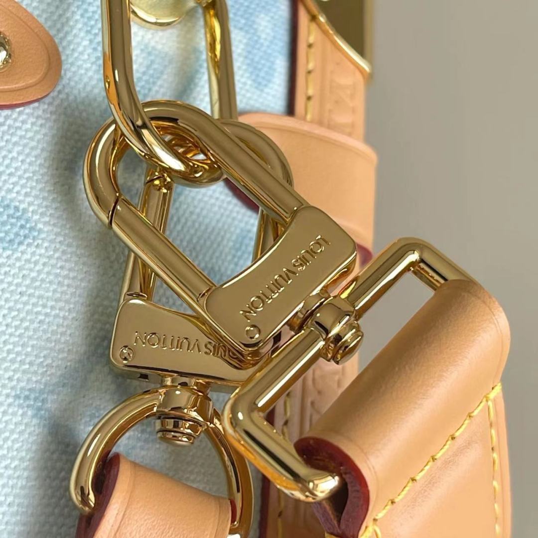 Louis Vuitton Side Trunk Medium Handbag - Image 6