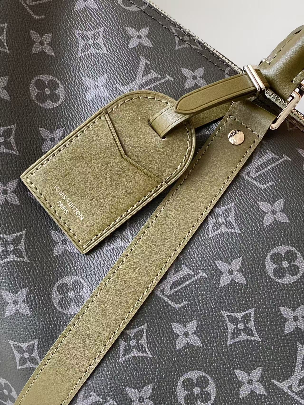 Louis Vuitton Keepall Bandoulière 45 Travel Bag in Monogram Eclipse Coated Canvas - Image 6