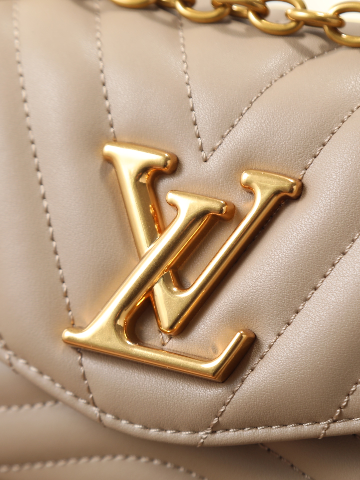 Louis Vuitton New Wave Small Chain Bag M20838 - Image 6