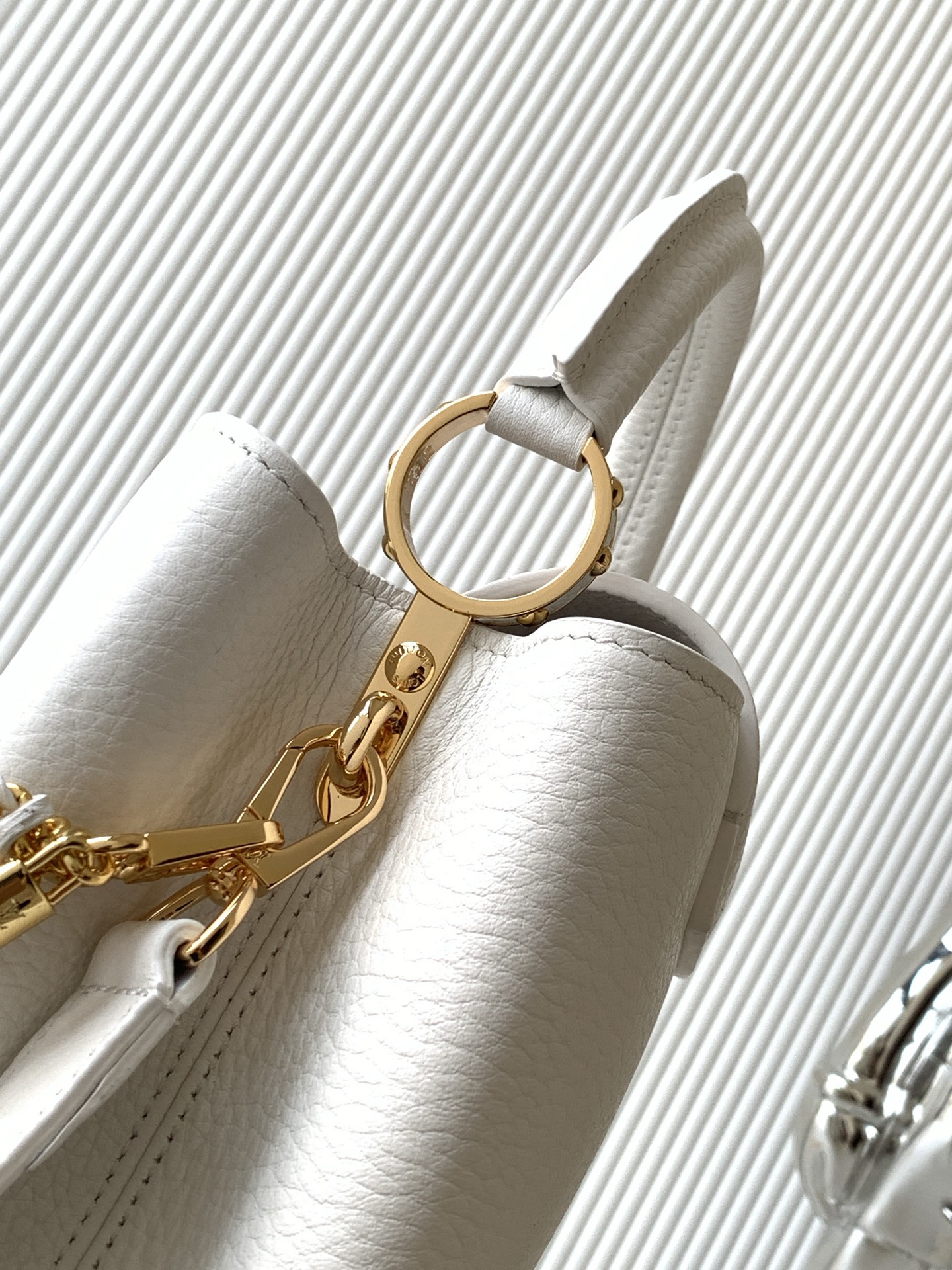 Louis Vuitton Capucines BB Handbag - Image 6
