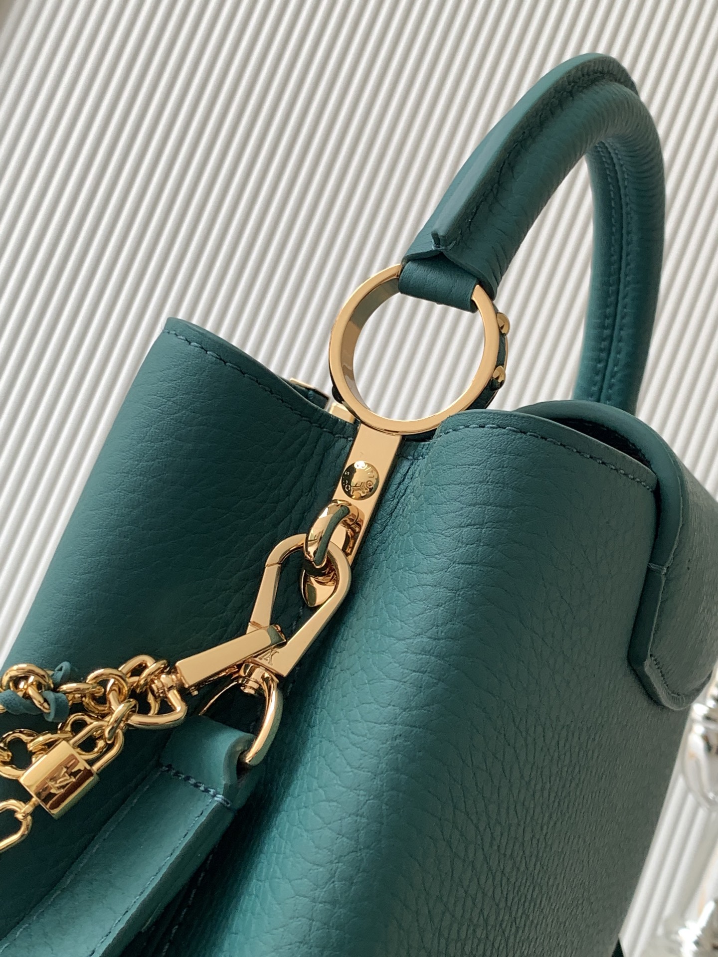 Louis Vuitton Capucines BB Trilogy Leather Handbag - Image 6