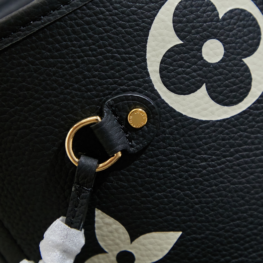 Louis Vuitton Neverfull MM Tote Bag - Image 6