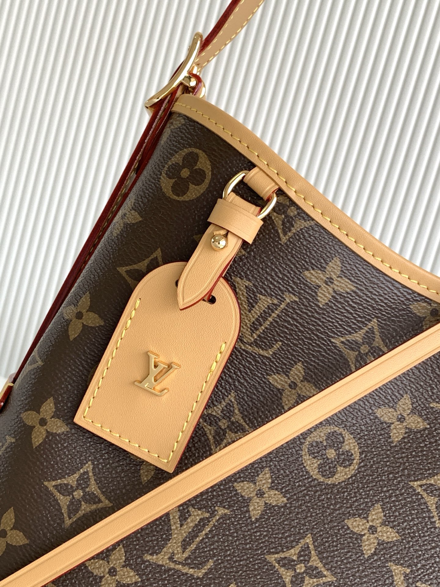 Louis Vuitton CarryAll PM Monogram Canvas Handbag - Image 6