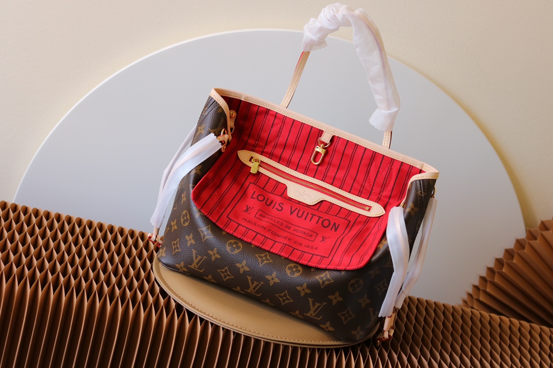 Louis Vuitton Neverfull Small Tote Bag in Damier Azur Canvas - Image 6