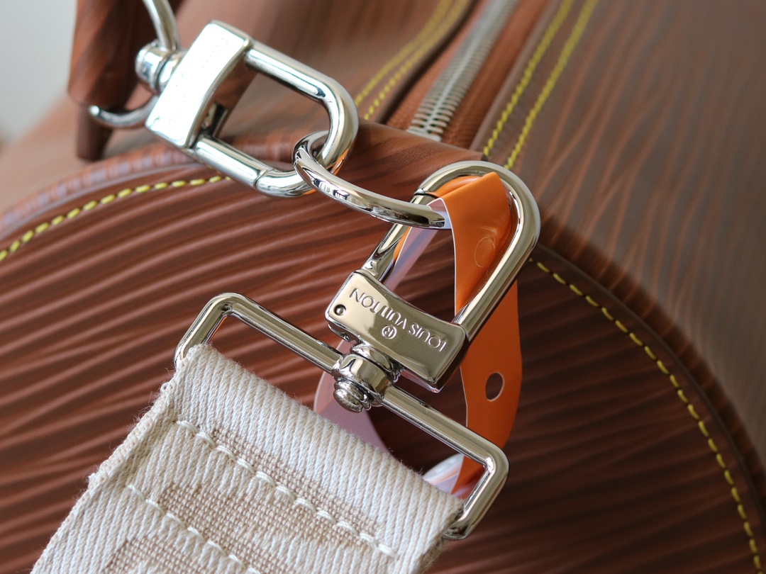 Louis Vuitton Soft Polochon Crossbody Bag M23092 - Image 6