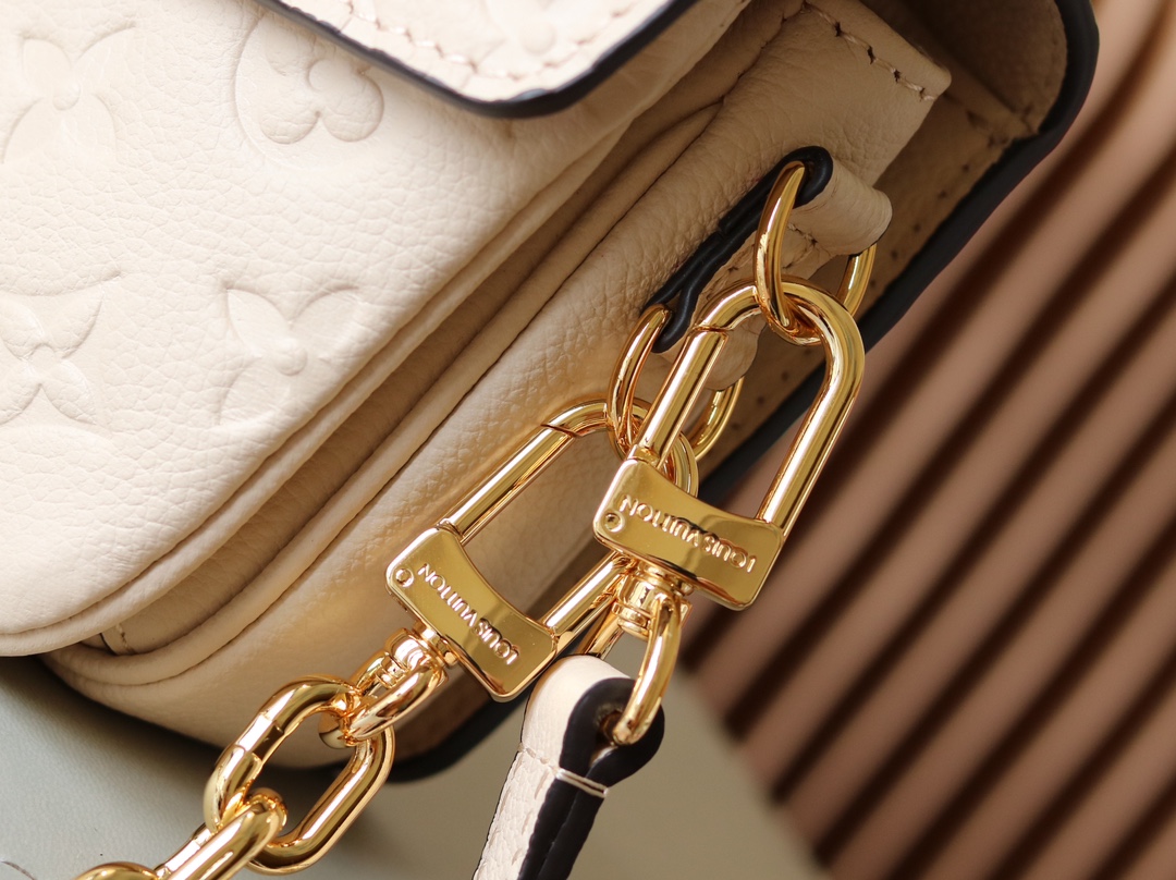Pochette Metis East West Handbag - Image 6