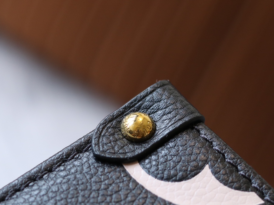Louis Vuitton Onthego Mini Tote Bag M45779 - Image 6