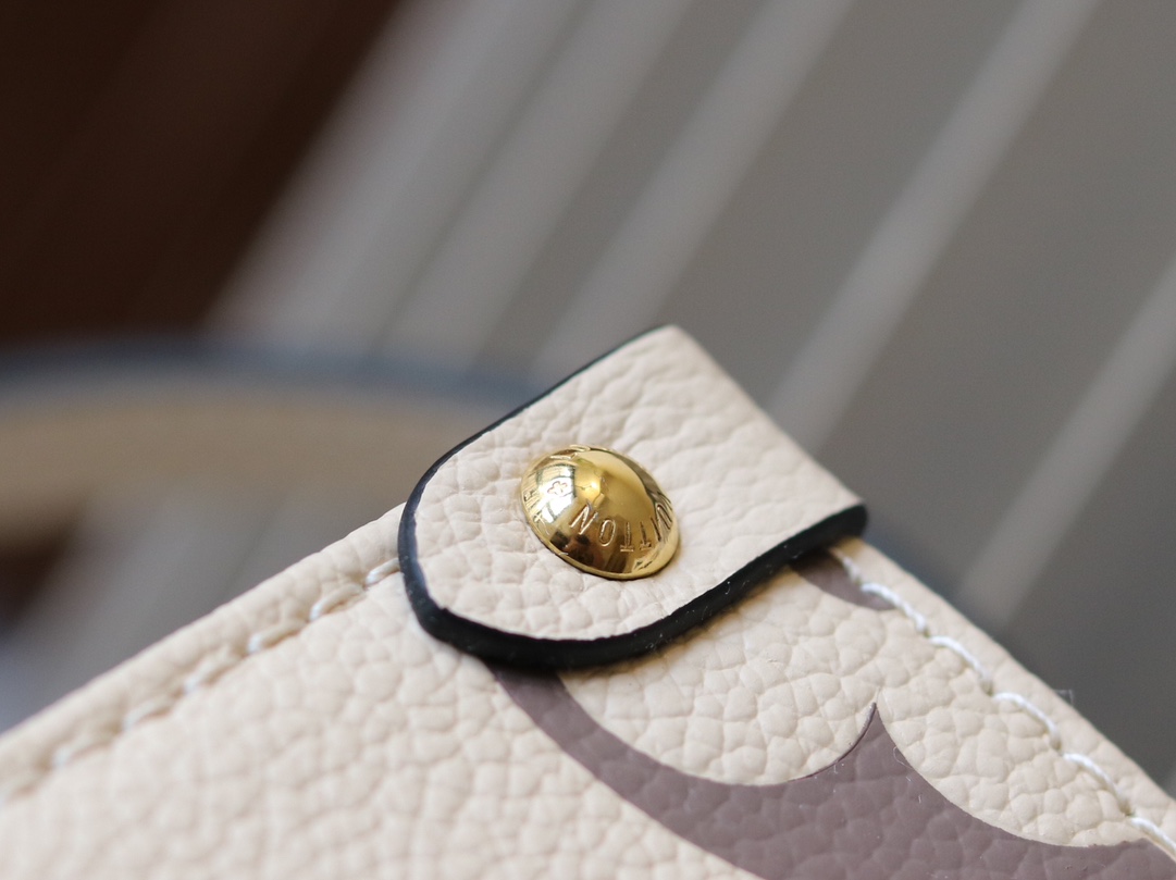 Louis Vuitton Onthego Small Tote Bag in Monogram Empreinte Leather - Image 6