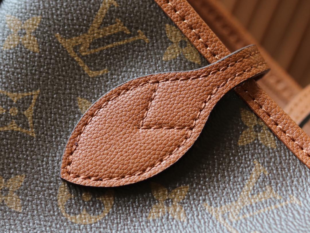 Louis Vuitton Neverfull MM Tote Bag M11946 - Image 6