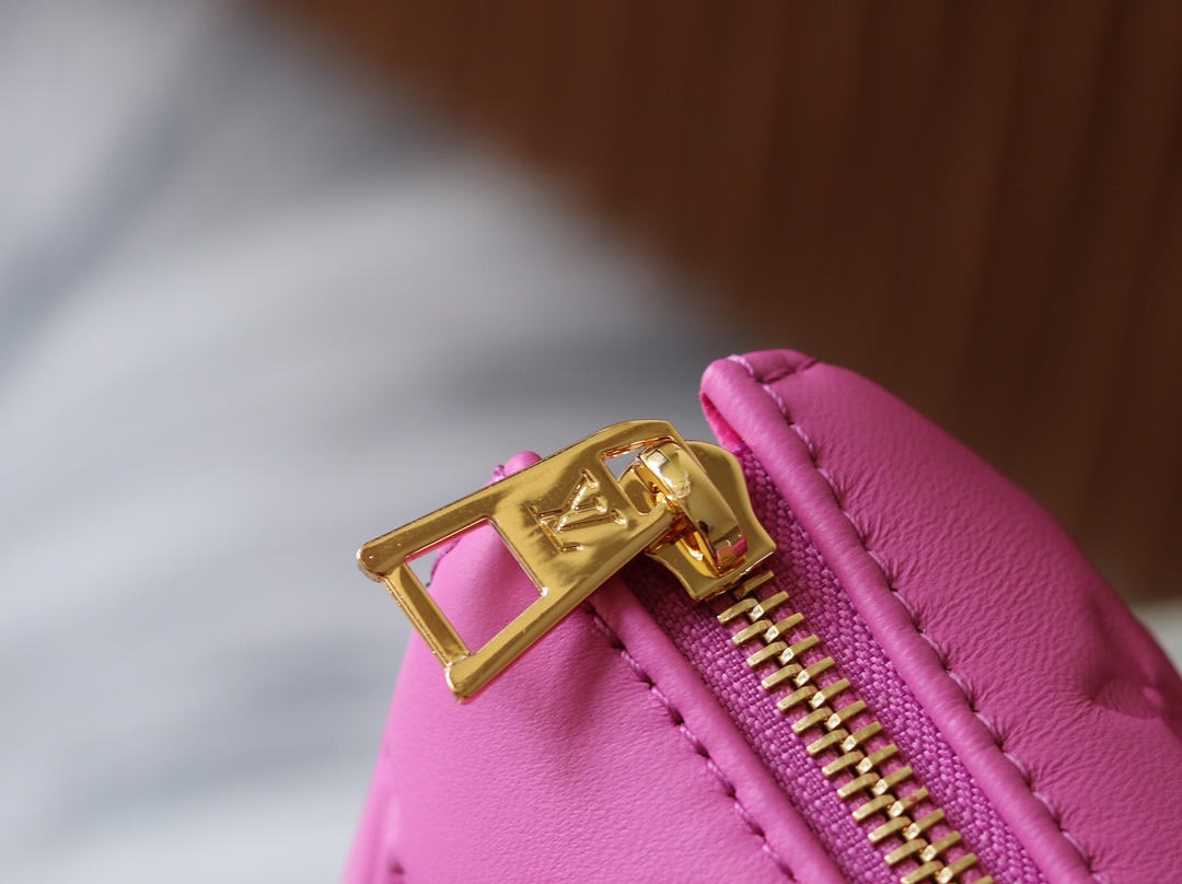 Louis Vuitton Coussin BB Shoulder Bag - Image 6