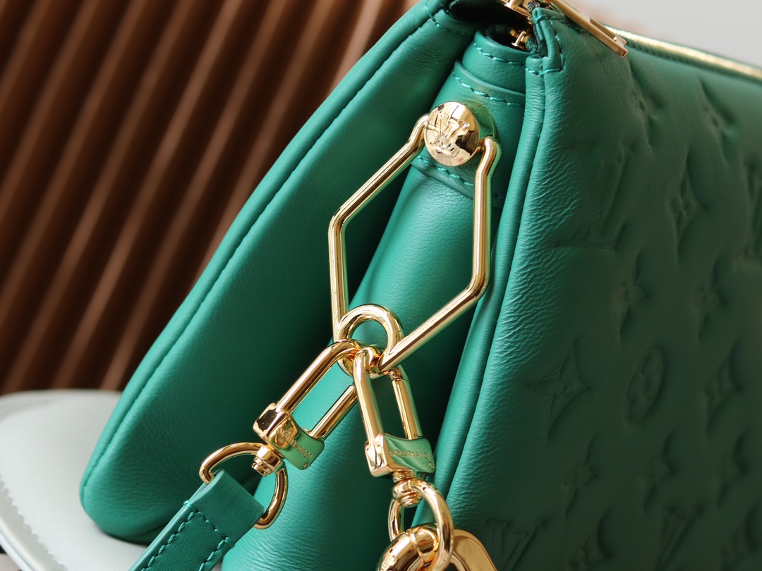 Louis Vuitton Coussin BB Handbag in Monogram Puffed Lambskin - Image 6