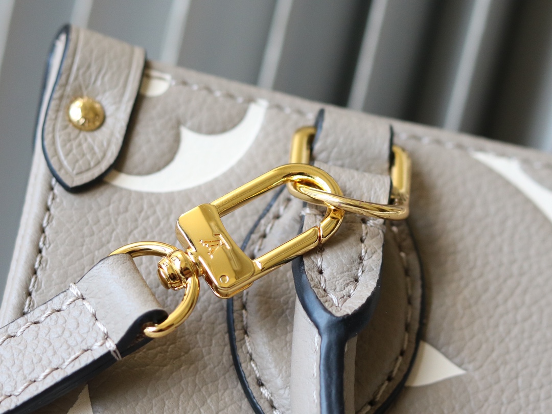 Louis Vuitton OnTheGo BB Handbag in Monogram Empreinte Leather - Image 6