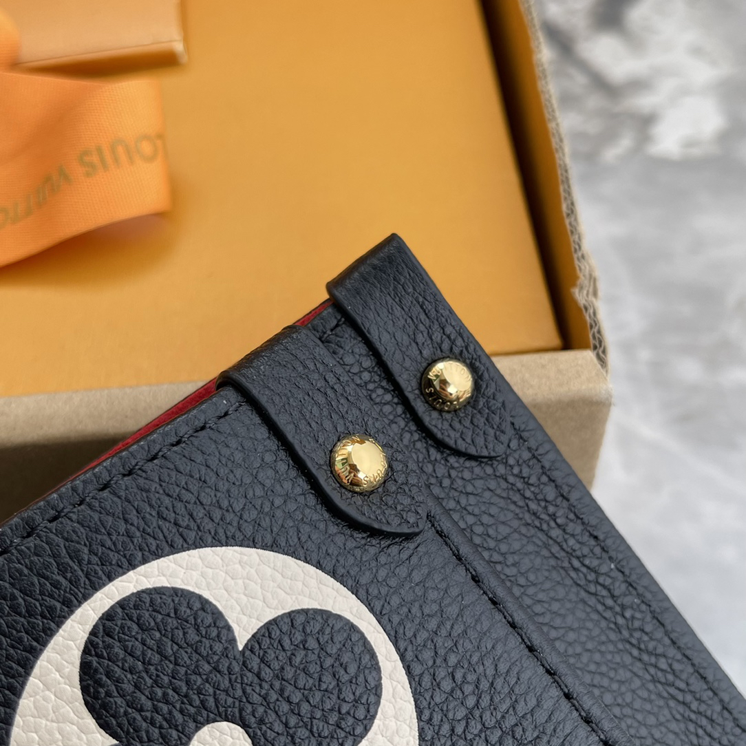 Louis Vuitton OnTheGo MM Monogram Tote Bag - Image 6