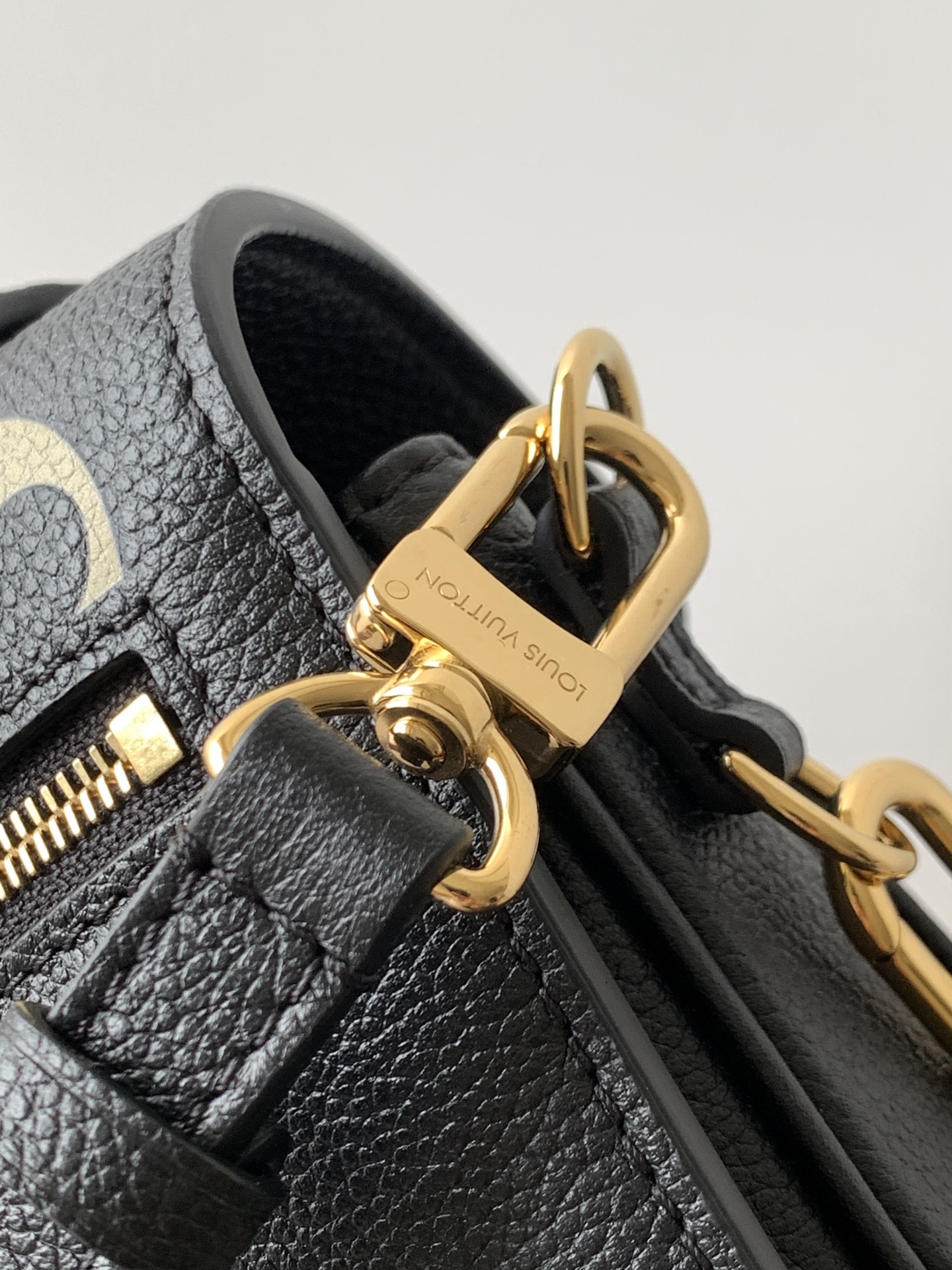 Louis Vuitton Pochette Métis East West Shoulder Bag - Image 6