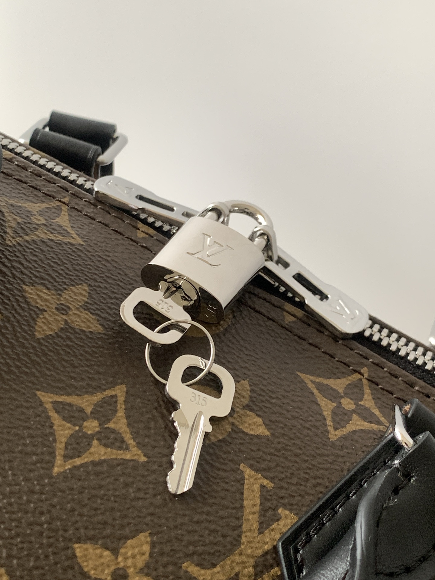 Louis Vuitton Speedy Soft 30 Dark Monogram Handbag - Image 6