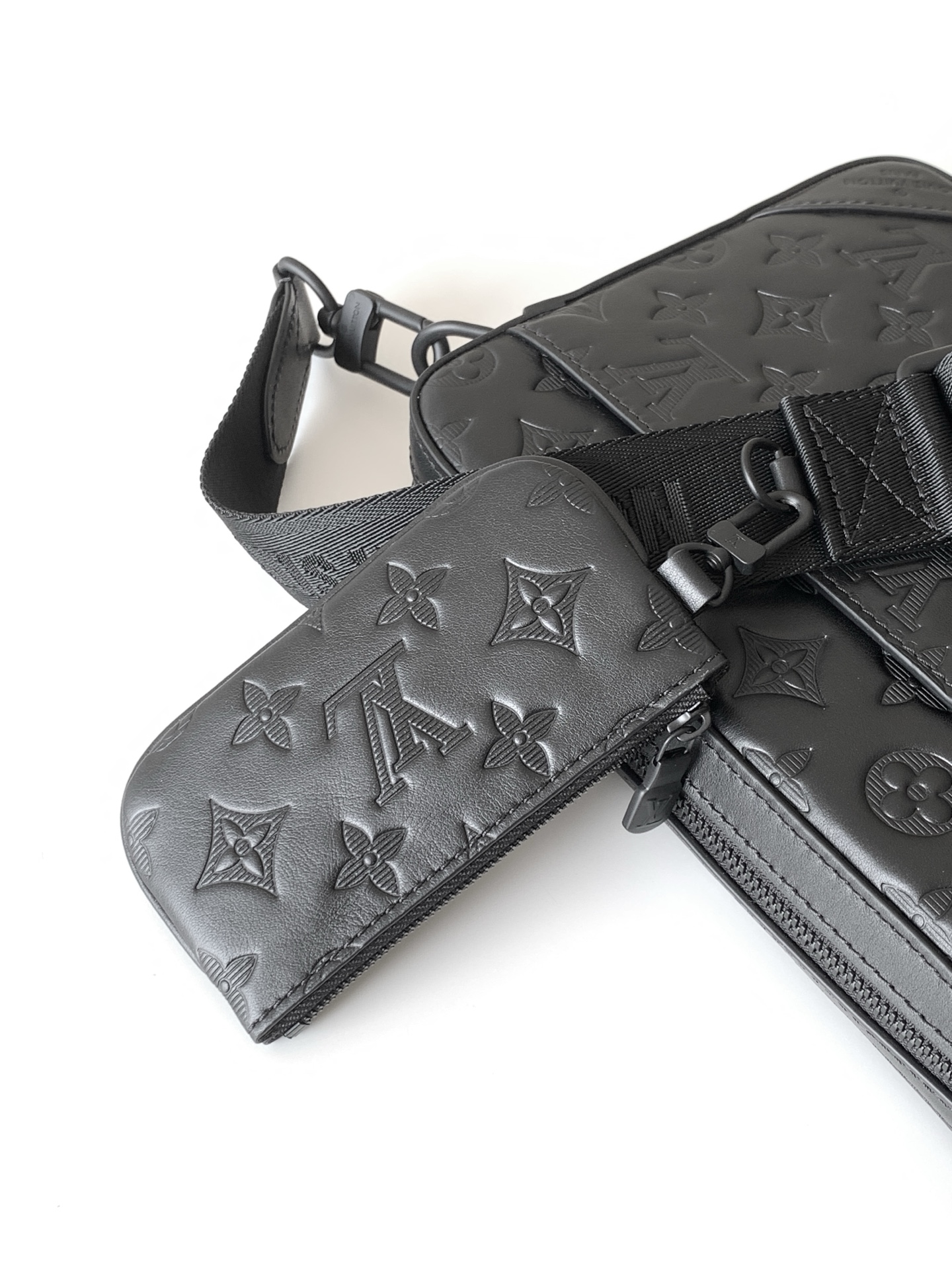 Louis Vuitton Duo Messenger Bag M69827 in Monogram Shadow Leather - Image 6