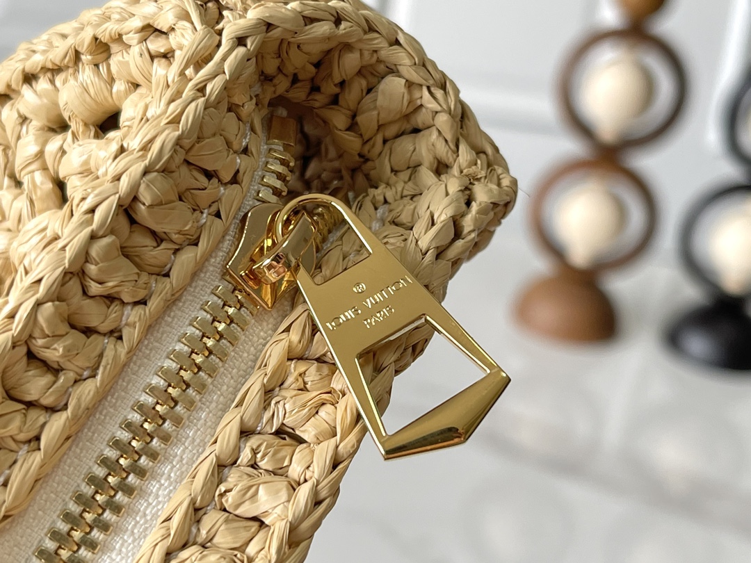 Louis Vuitton Croissant Medium Handbag M24811 - Image 6