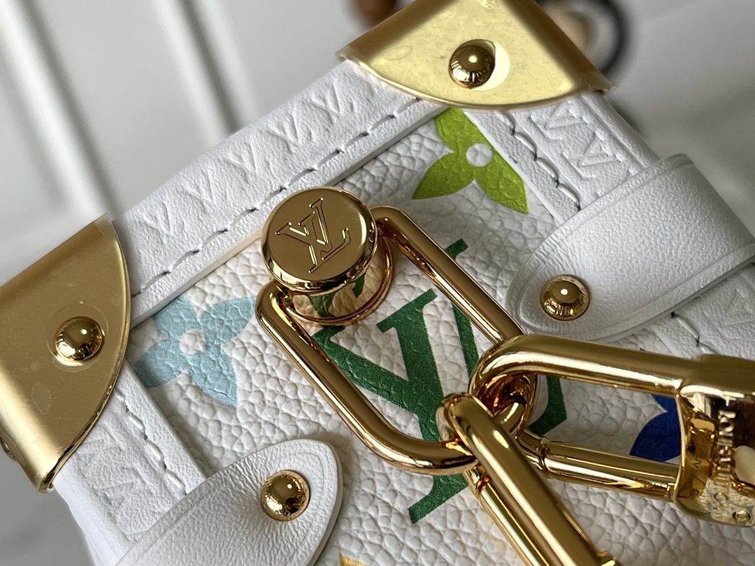 Louis Vuitton Side Trunk MM Handbag in White Monogram Canvas - Image 6