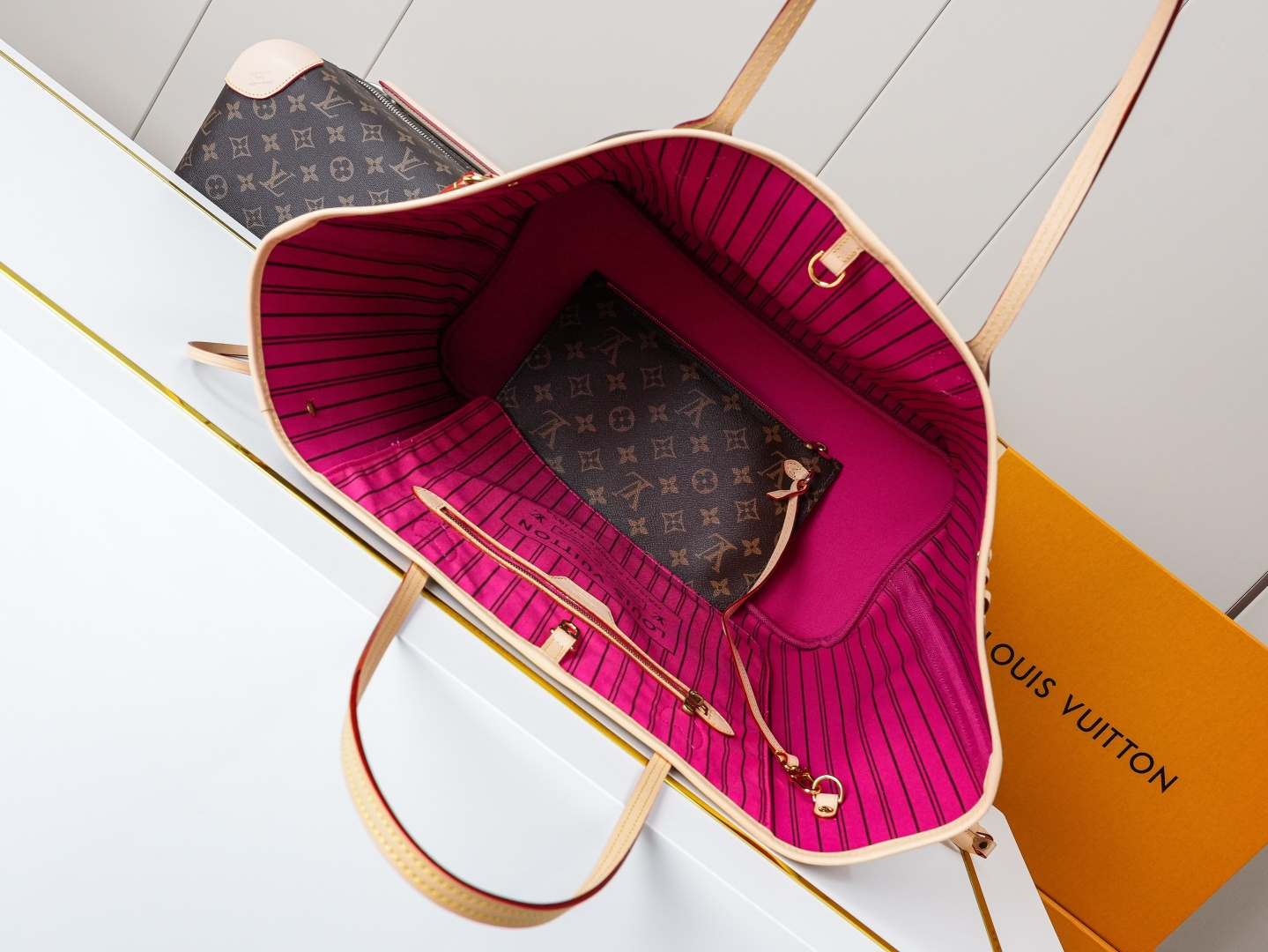 Louis Vuitton Neverfull GM Monogram Tote Bag - Image 6