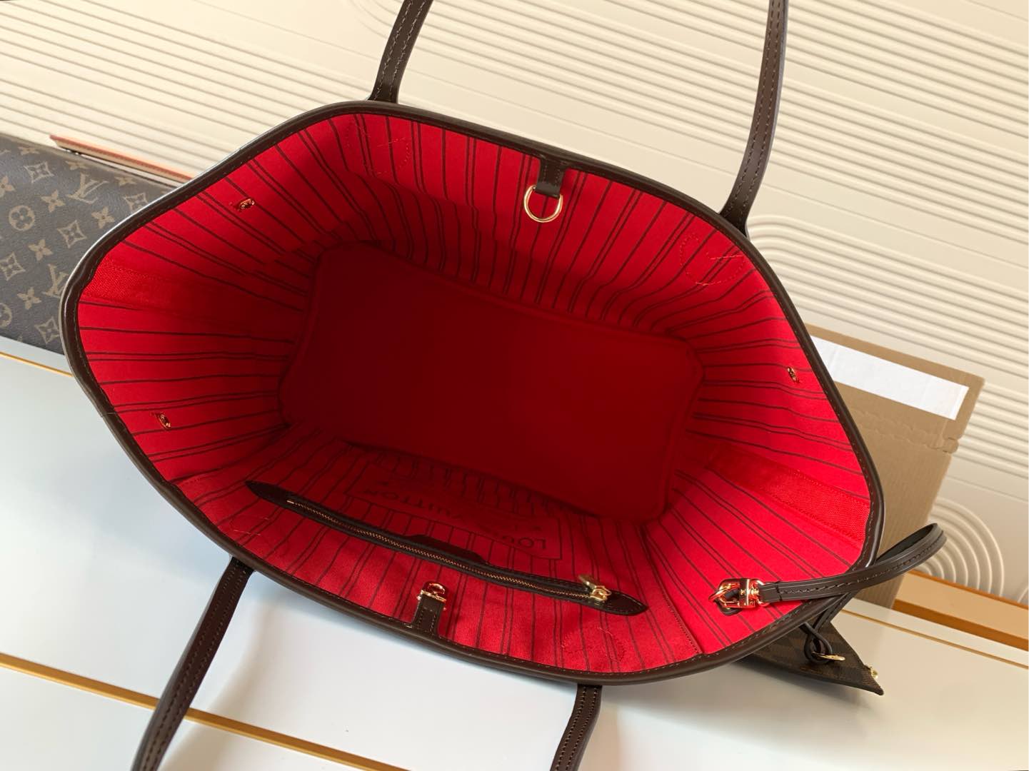 Louis Vuitton Neverfull MM Monogram Canvas Tote Bag - Image 6