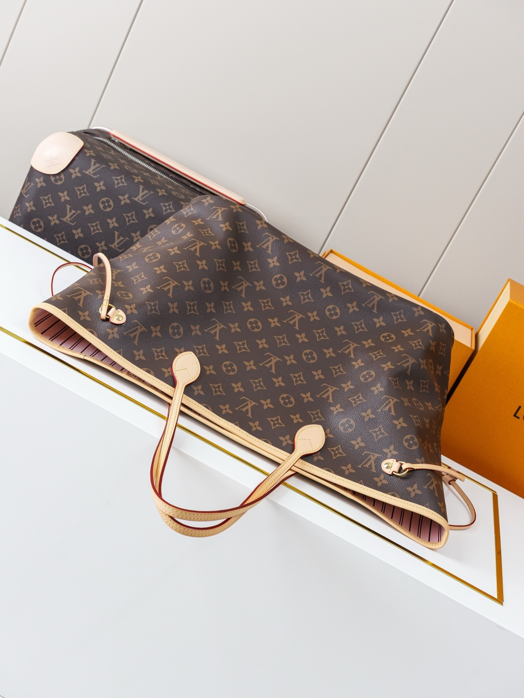 Louis Vuitton Neverfull Large Tote Bag M50365 in Monogram Canvas - Image 6