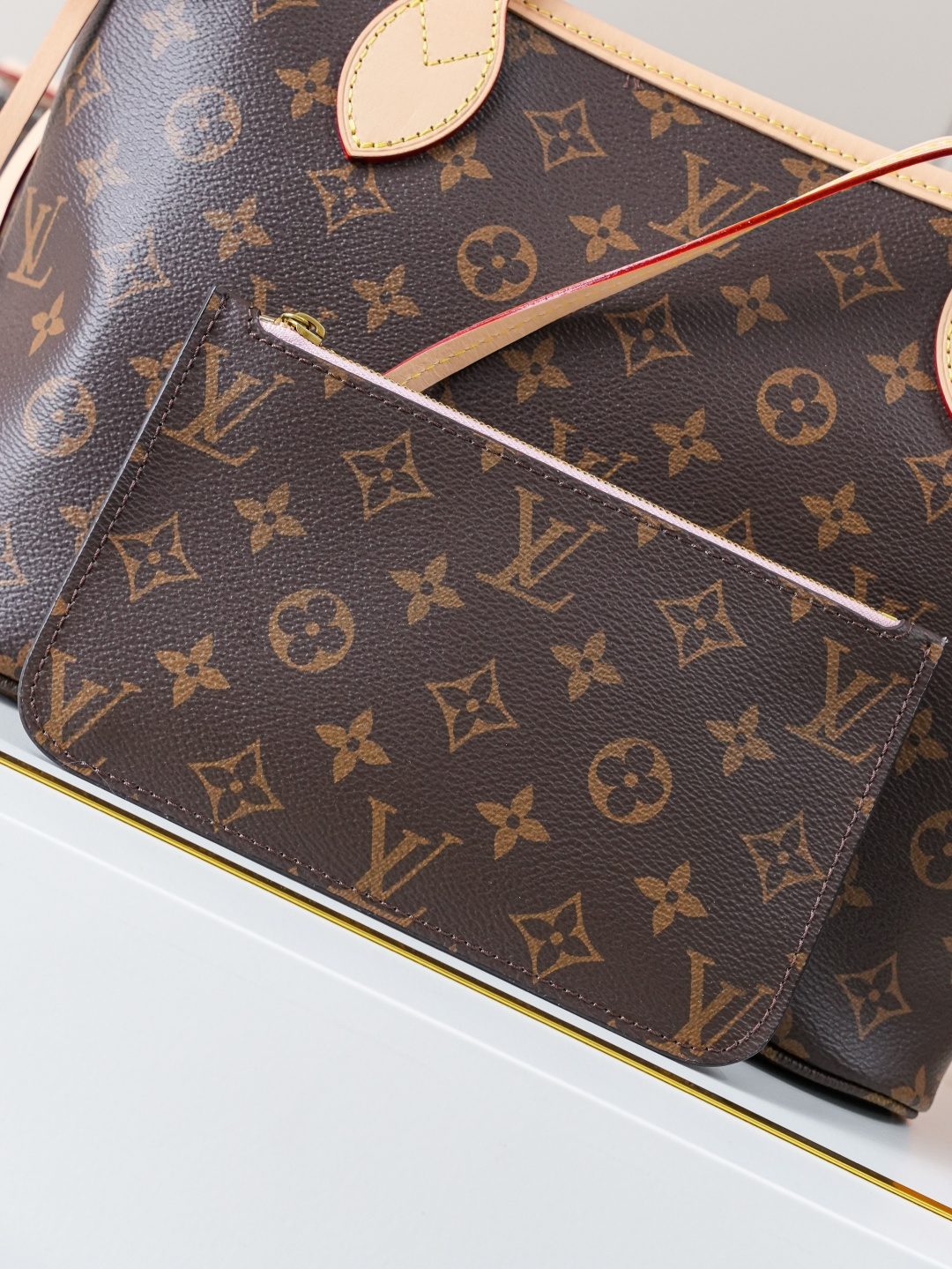 Louis Vuitton Neverfull Small Monogram Tote Bag - Image 6
